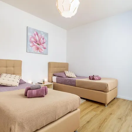 Holiday home Stunning In Segotici